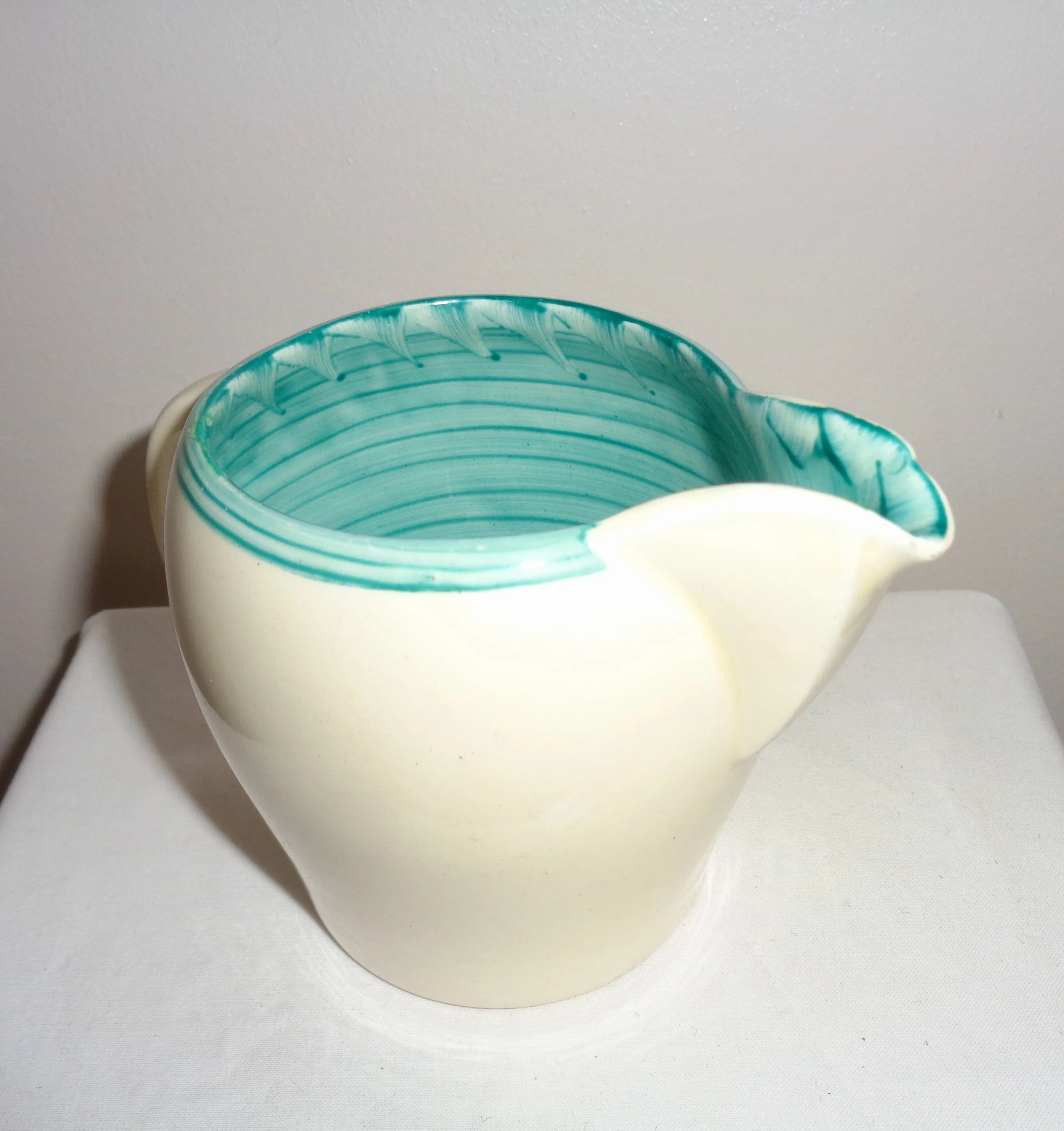 1930s Susie Cooper Kestrel Shape Ceramic Milk Jug 2176 With Sea Green Sgraffito Effect