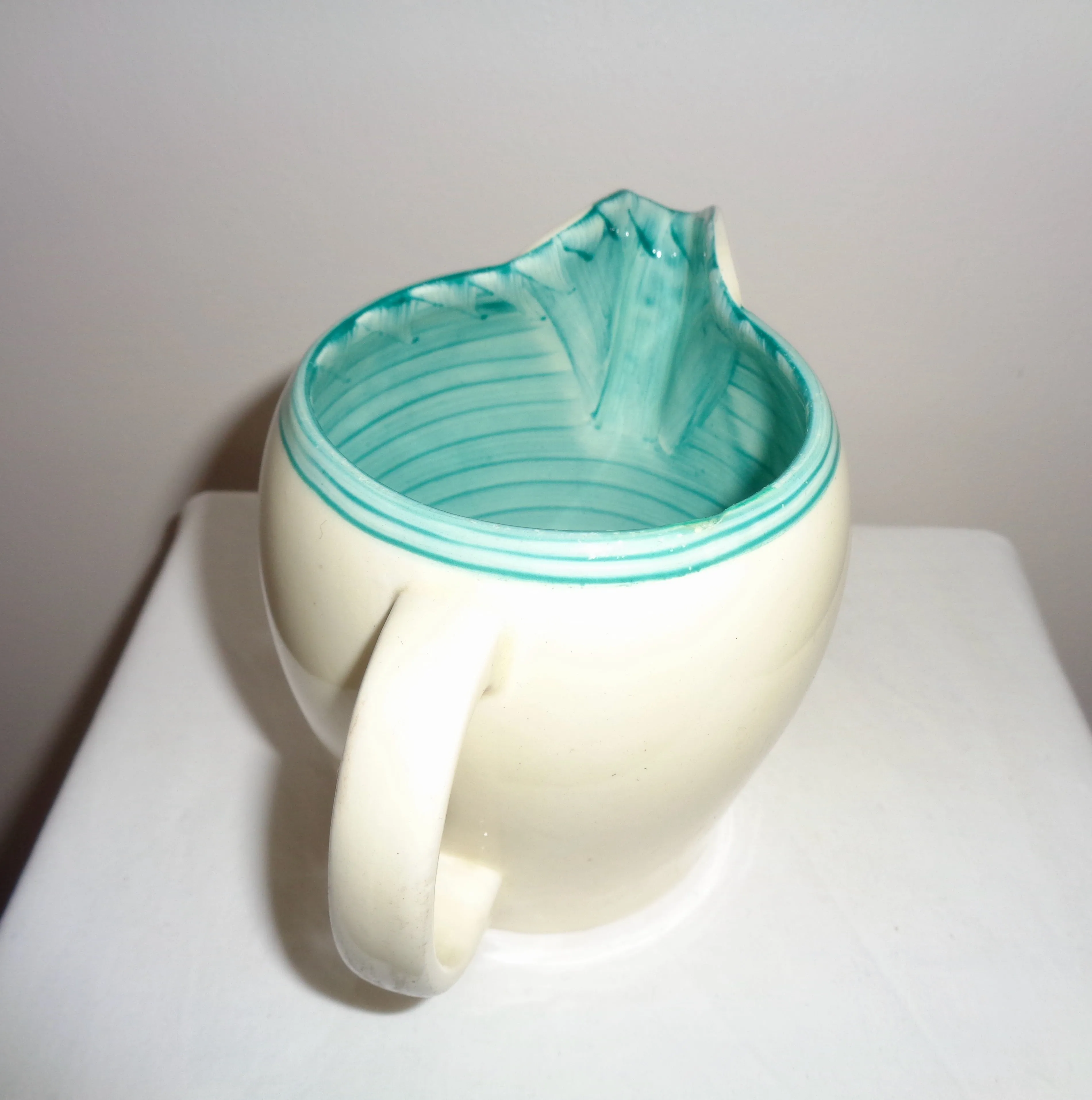 1930s Susie Cooper Kestrel Shape Ceramic Milk Jug 2176 With Sea Green Sgraffito Effect