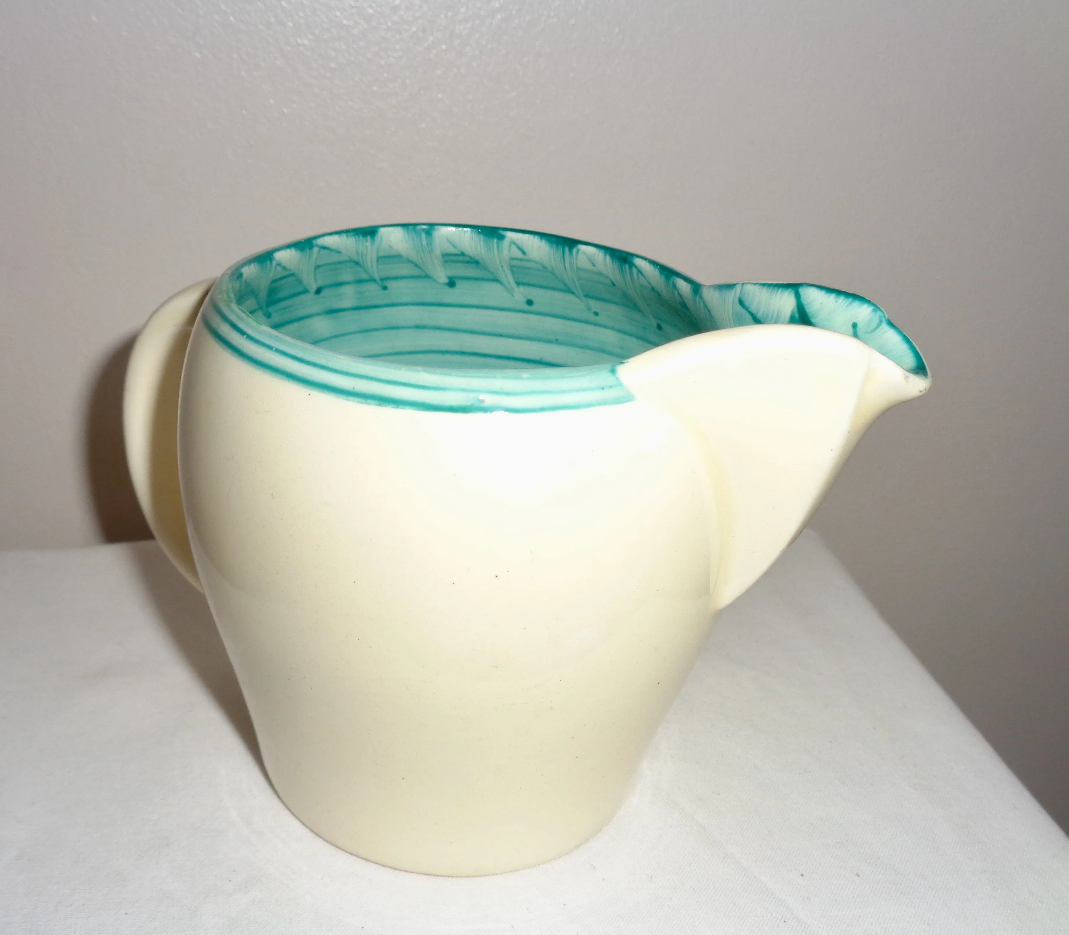 1930s Susie Cooper Kestrel Shape Ceramic Milk Jug 2176 With Sea Green Sgraffito Effect