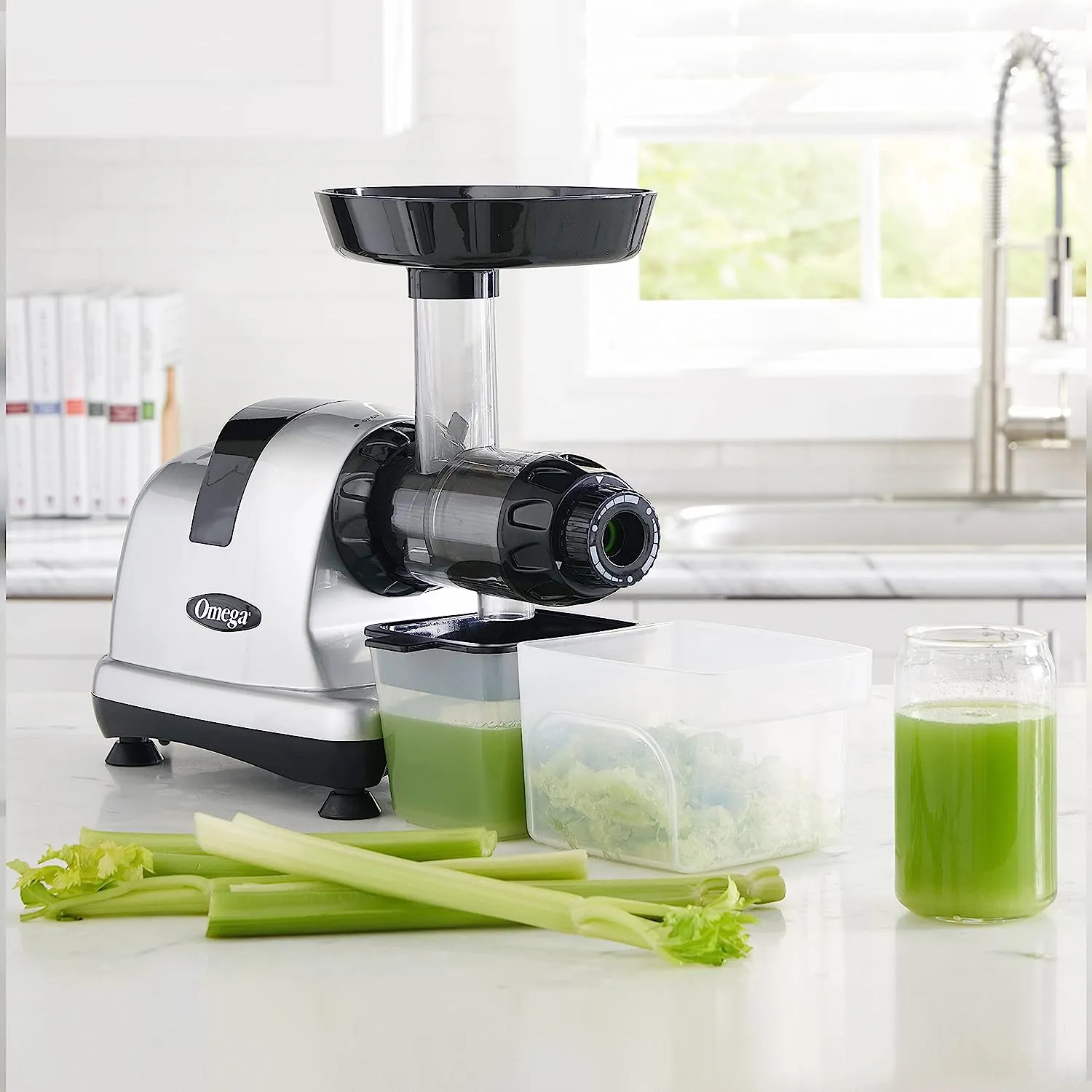 Celery Juicer Slow Masticating High Juice Yield Adjustable Dial, 200-Watt