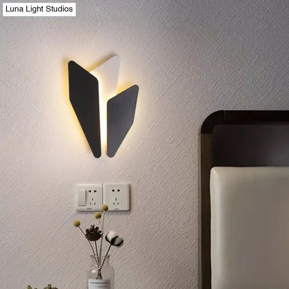 Contemporary Metal LED Wall Sconce in Black- Warm/White Light