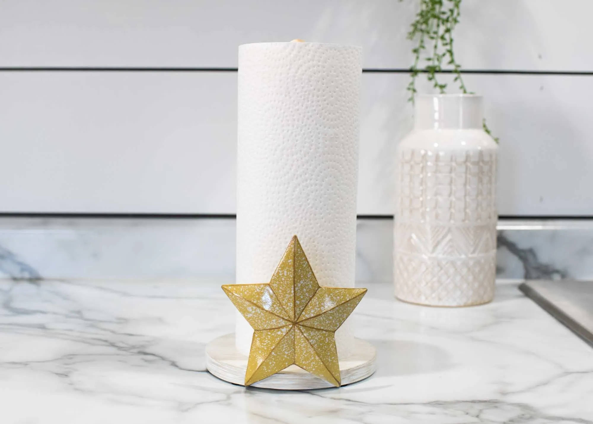 Elanze Designs Gold Tone Star 12 inch Resin and Wood Paper Towel Holder