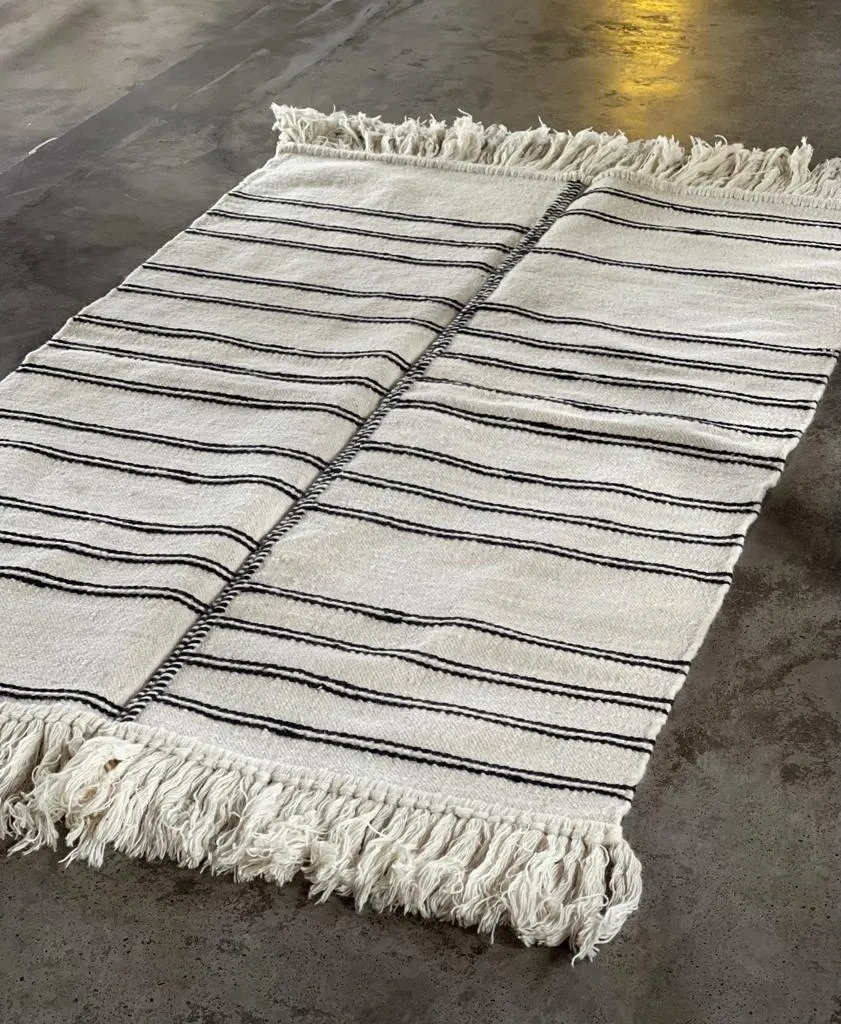 Hand Knotted Wool & Cotton RUG 16 (4x6 ft)