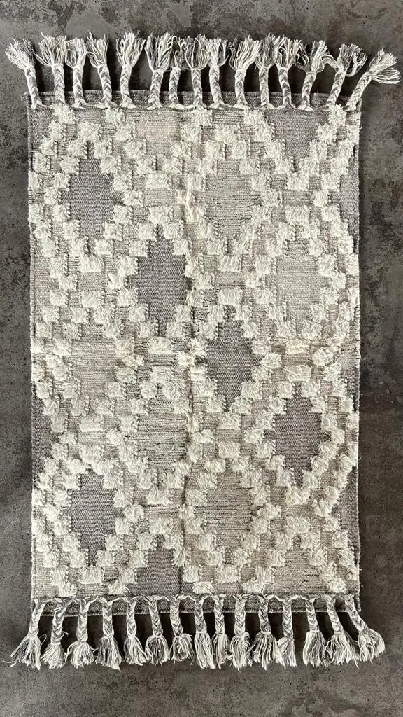 Hand Knotted Wool & Cotton RUG 30 (3x5 ft)