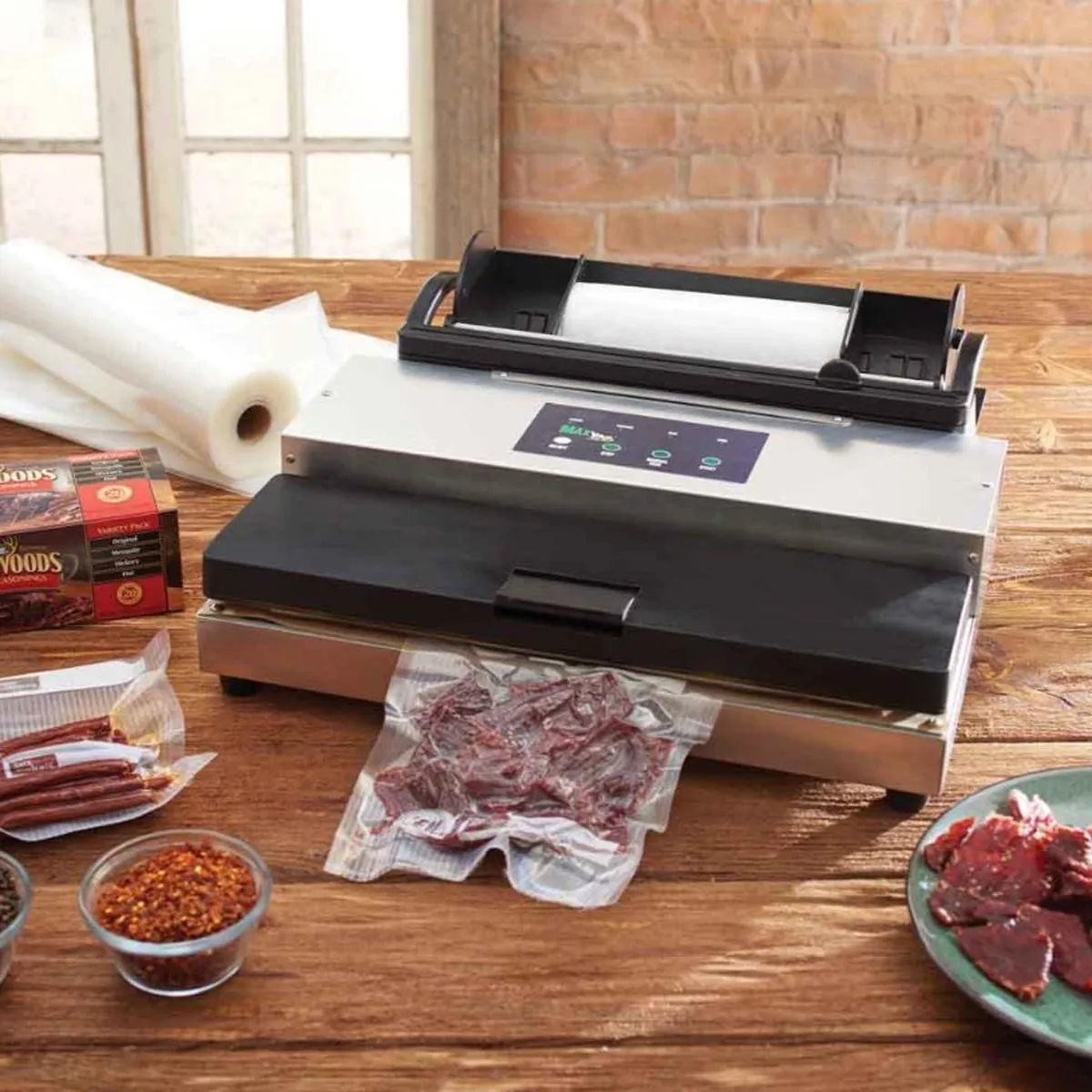 LEM MaxVac 500 Vacuum Food Sealer w/ Bag Holder & Cutter 462 Watts High Quality