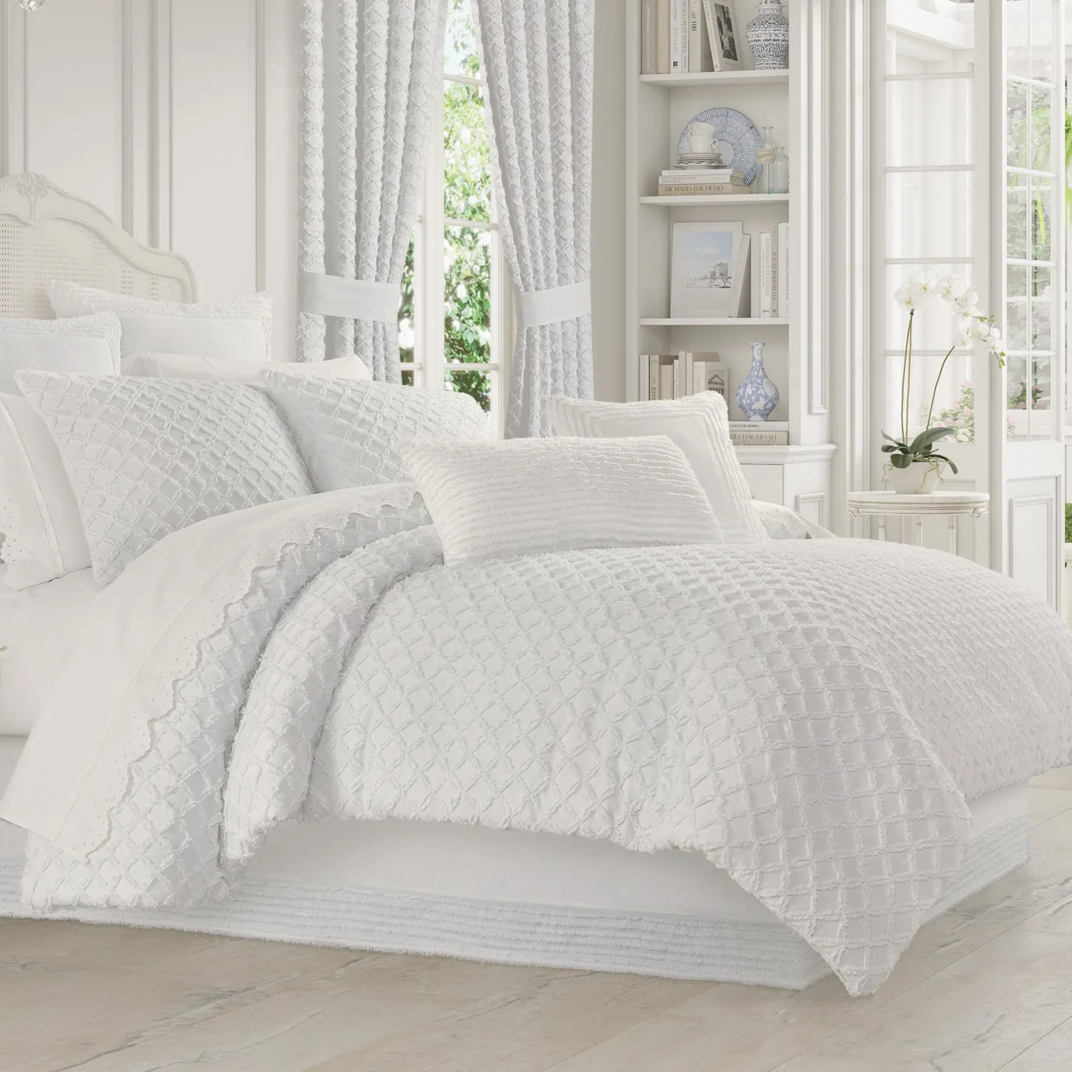 Lillian Comforter Set