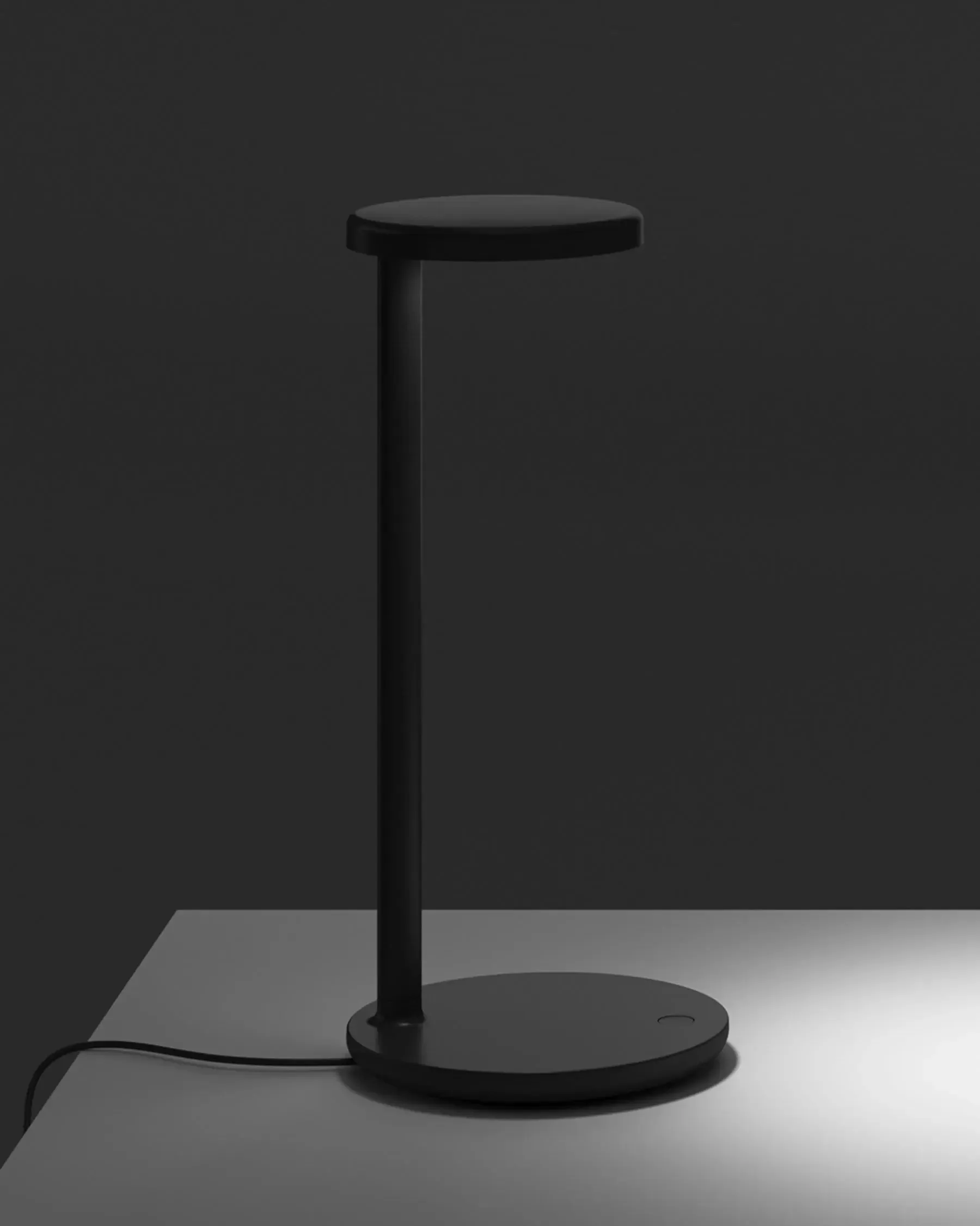 Oblique QI - LED Desk Lamp