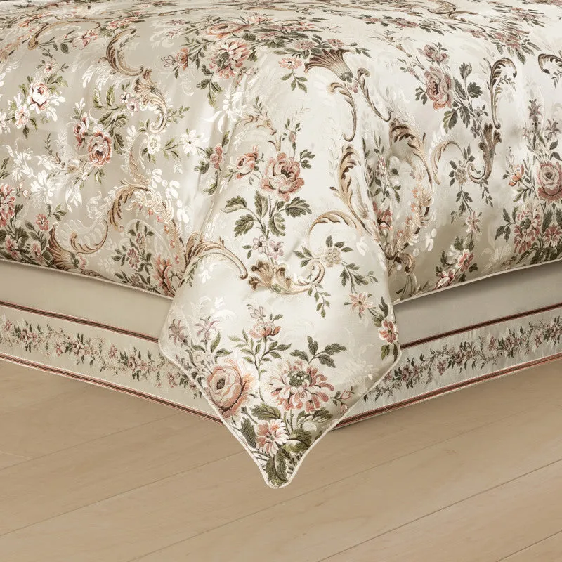 Pecora Comforter Set