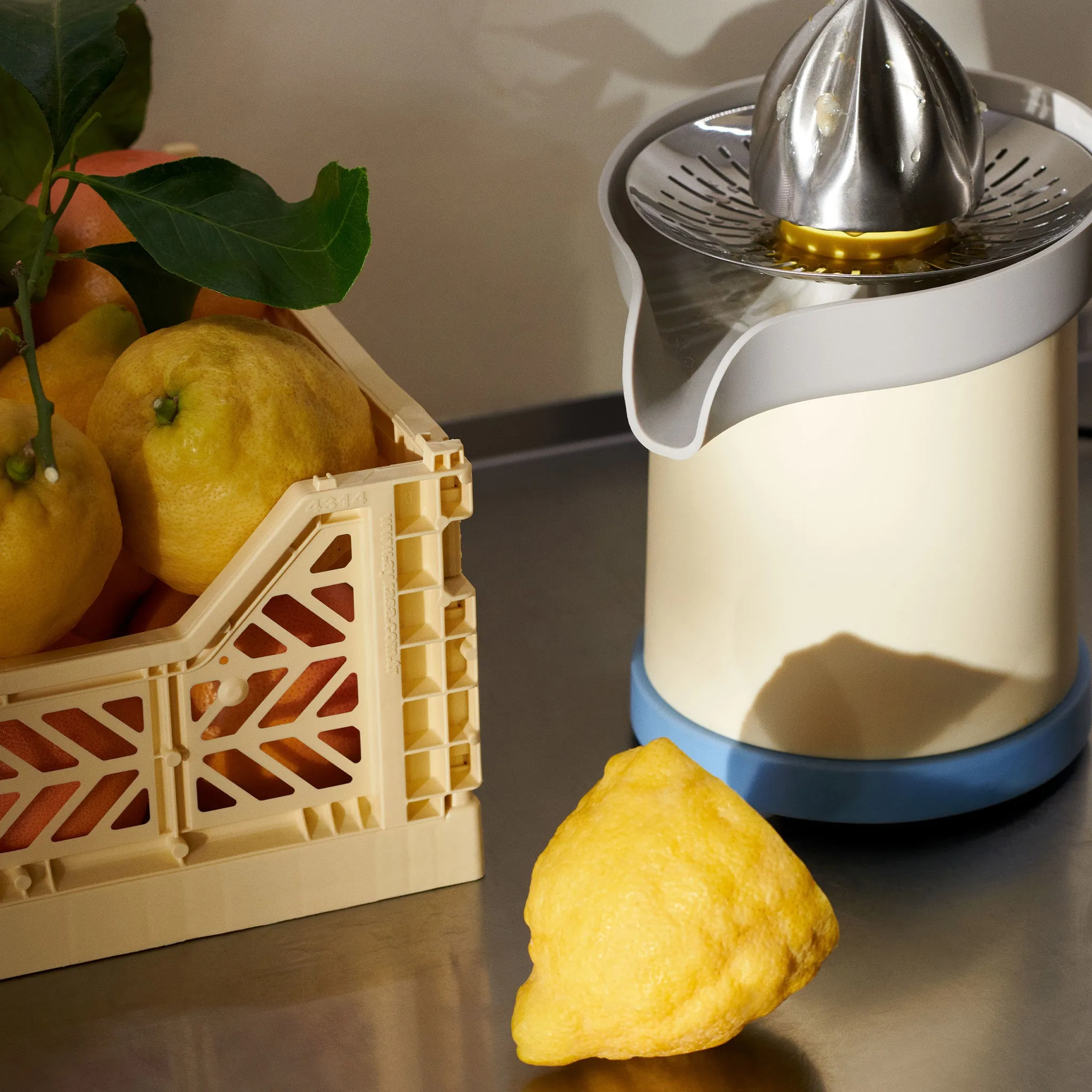 Sowden Juicer by George Sowden for Hay