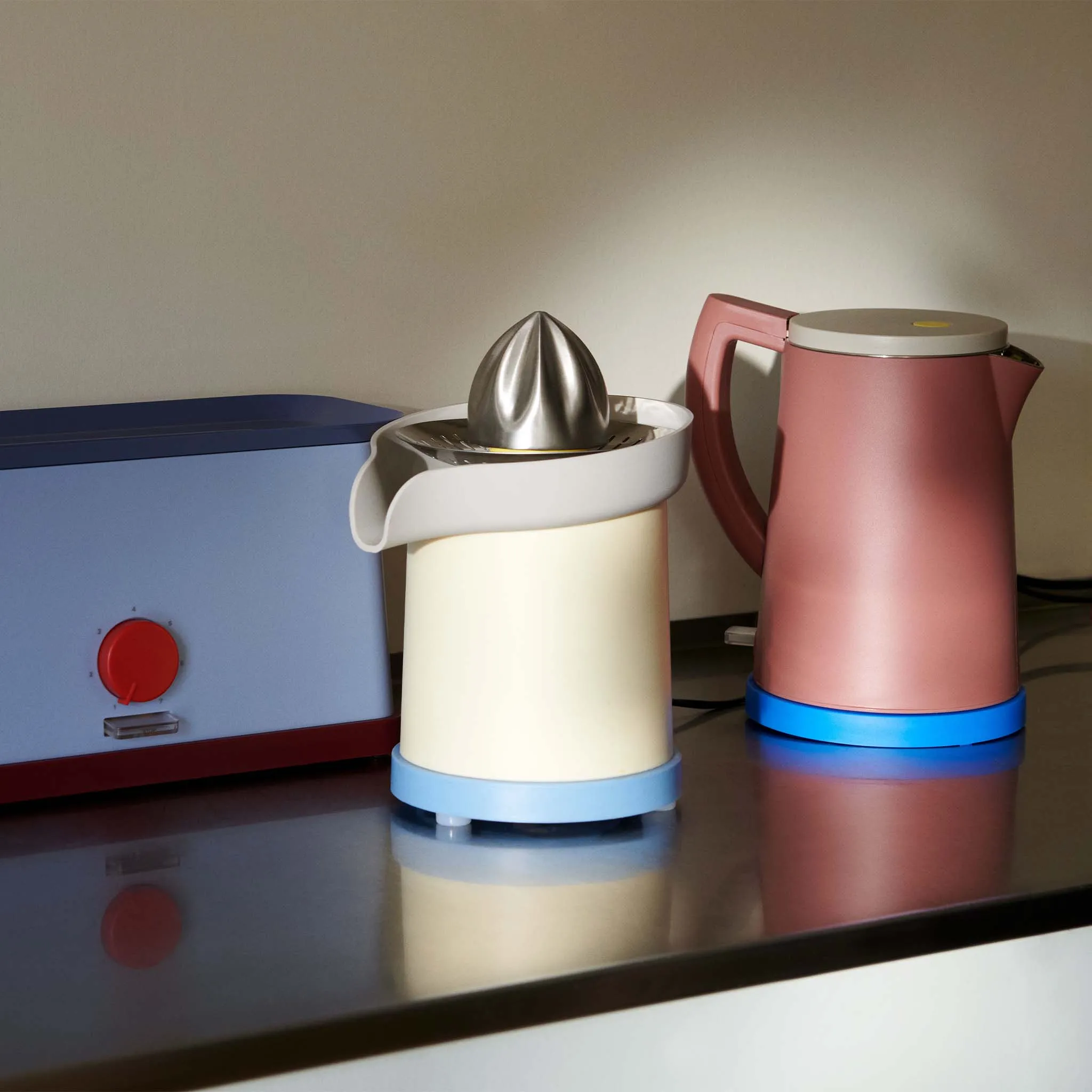 Sowden Juicer by George Sowden for Hay