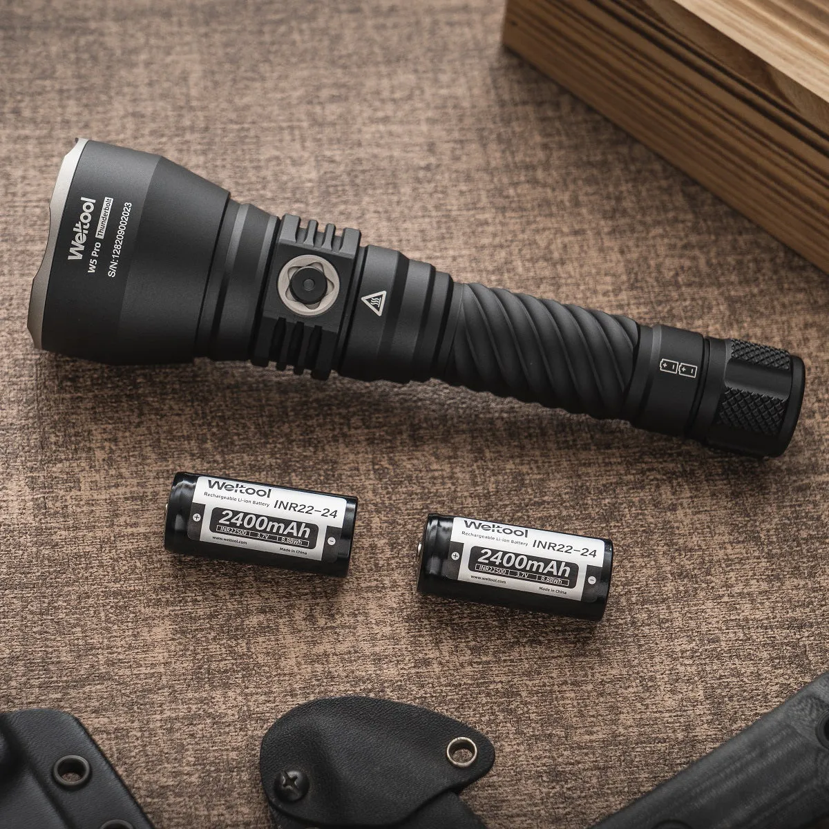 Weltool W5 Pro Thunderbolt LEP flashlight 990 lumens